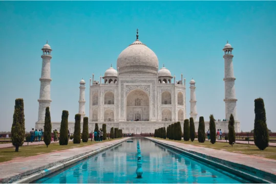 Delhi to Agra Cab booking